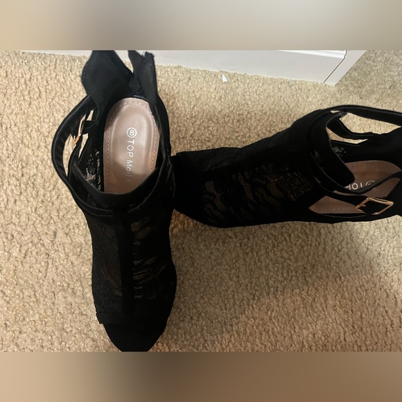 Heels - Picture 3 of 3